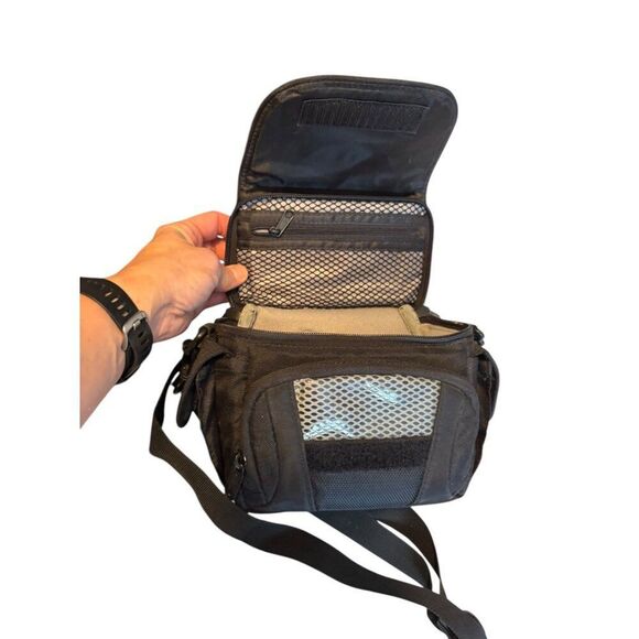 Lowepro Edit 110 Camera Bag With Adjustable Shoulder Strap & Multiple Pockets - Picture 5 of 11